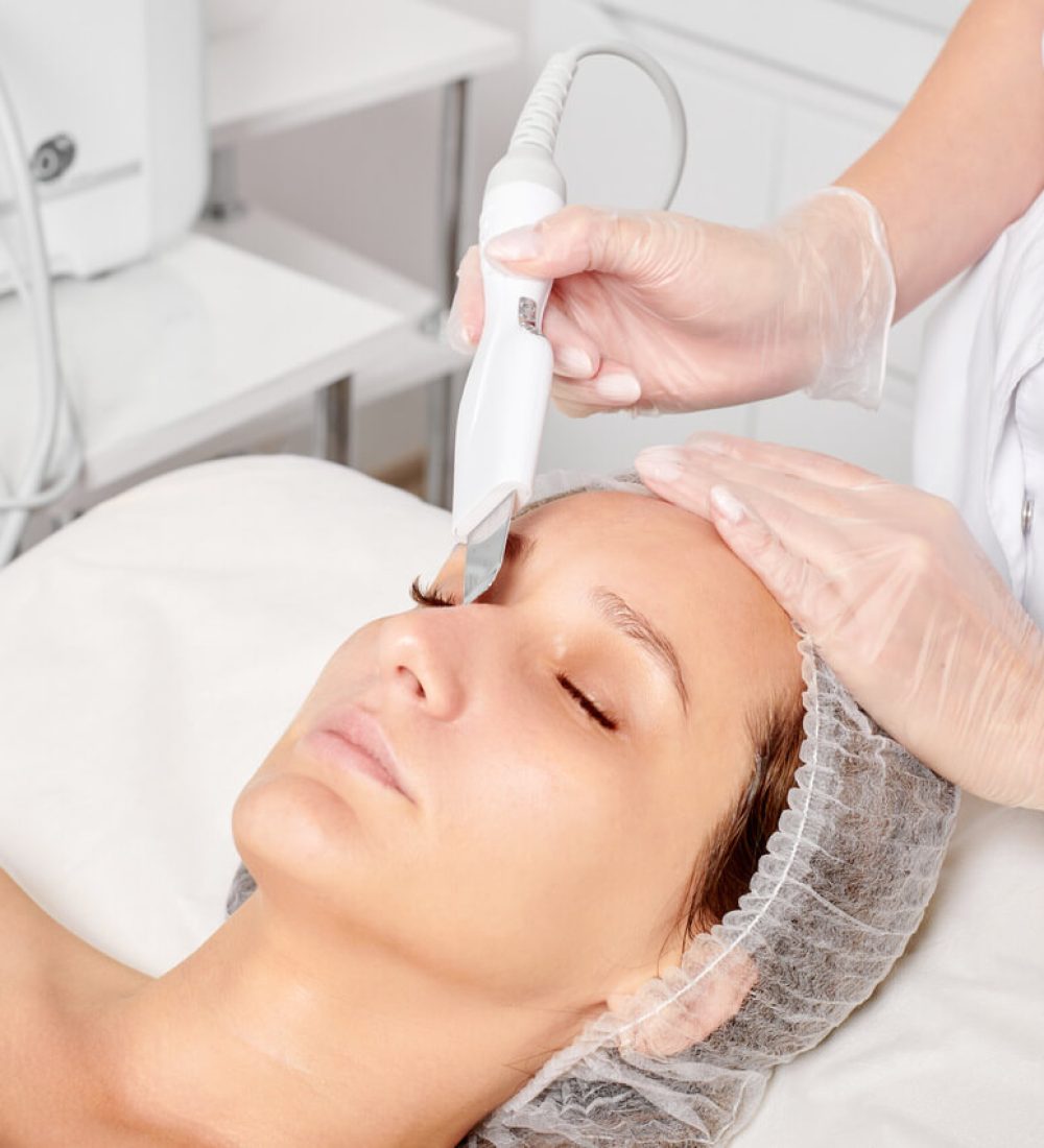 cosmetologist-makes-facial-ultrasonic-peeling-for-2023-11-27-04-59-12-utc_Easy-Resize.com